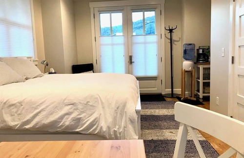 Newlands Apartment | Charming Private Guest Suite located near downtown, shopping and hiking