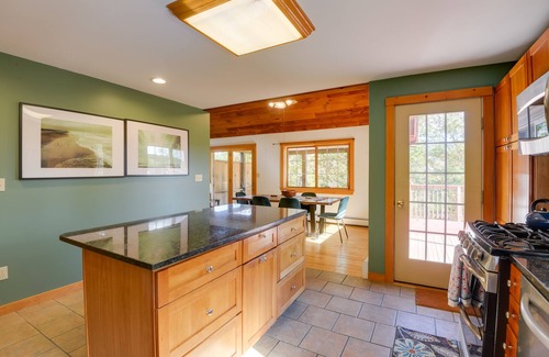 Putney House | Charming Putney Home: Porch, Grill & Hiking Trails