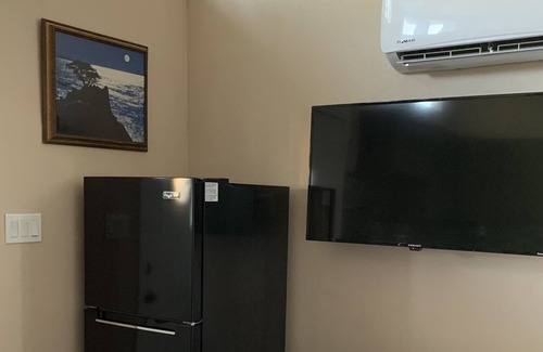 Santa Fe Apartment | Charming quite studio apartment with private parking and entrance.