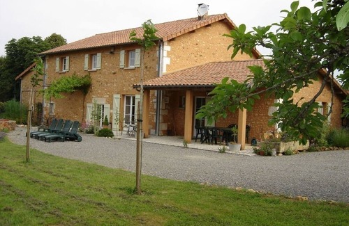 Vitrac-Saint-Vincent Cottage | Charming Renovated Home with Large Garden, Fireplace & Bikes Near Scenic Village