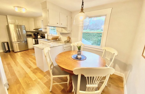 Vineyard Haven House | Charming Recently Renovated 3-Bedroom Retreat
