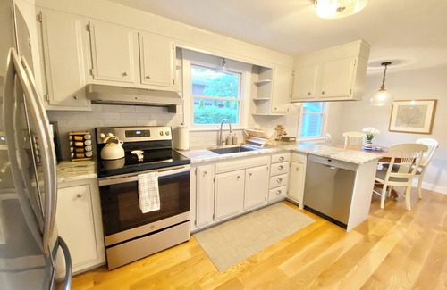 Vineyard Haven House | Charming Recently Renovated 3-Bedroom Retreat
