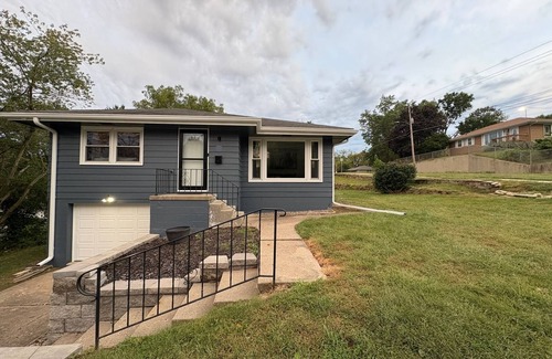 Des Moines House | Charming Remodeled Home in Des Moines - Convenient and Comfortable Stay