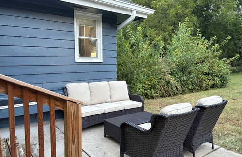 Des Moines House | Charming Remodeled Home in Des Moines - Convenient and Comfortable Stay