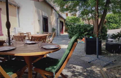 Chateauroux Cottage | Charming Renovated Home: Modern Comfort Near Châteauroux Center, Sleeps 10, Private Courtyard