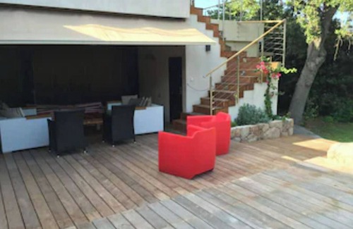 Cala Rossa House | Charming renovated house 2 minutes walk from the beach in a quiet area.