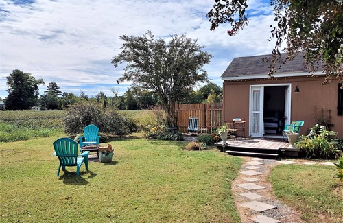 Como House | Charming restored Victorian Farmhouse and cottage on a large rural lot.