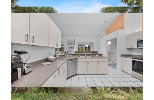 Interchange Square House | Charming Retreat in Palm Bay, FL