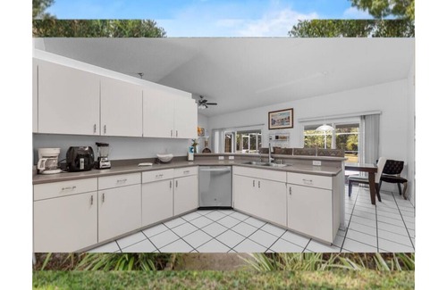 Interchange Square House | Charming Retreat in Palm Bay, FL