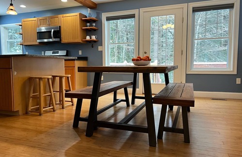 Northwood House | Charming Retreat, perfect family getaway, in tree farm with 100 & 80ac ponds