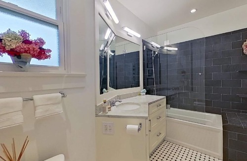 Nob Hill Apartment | Charming Retreat in the Heart of San Francisco on top of Affluent Nob Hill