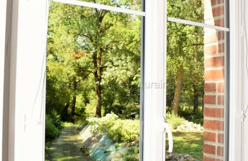 Tauxigny Cottage | Charming Riverside House with Garden, Modern Amenities, Near Loire Castles