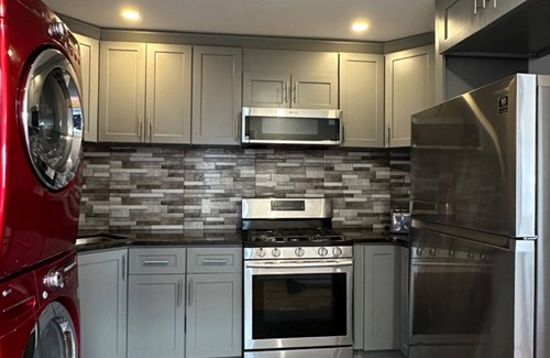 Queens House | Charming ROOMS in Queens, NY with Washer and dryer and central air