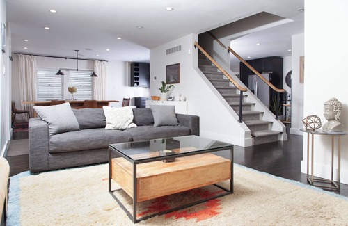 Pleasant Ridge House | Charming Rustic Modern House Near Detroit Zoo