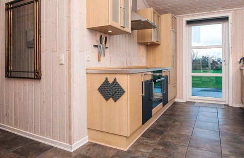 Skaven Strand House | Charming Sauna Cottage-By Traum