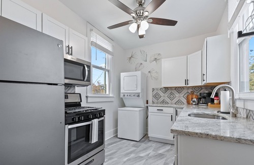 Eastside House | Charming Savannah, Prime Location, Walk to Forsyth, Newly Renovated Townhouse