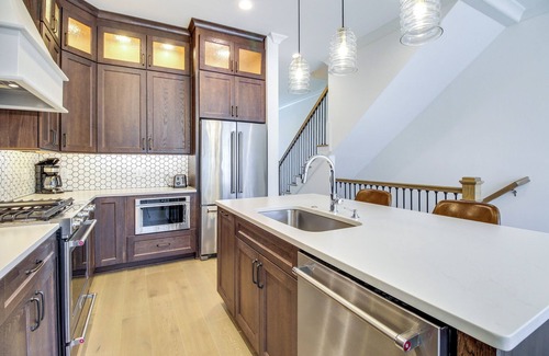 Hitch Village - Fred Wessels Homes House | Charming Savannah Townhome - 1 Block to Riverwalk!