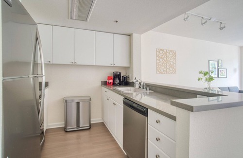 South Beach Apartment | Charming South Beach 1BR w/On-Site Shops & Restaurants, by Blueground