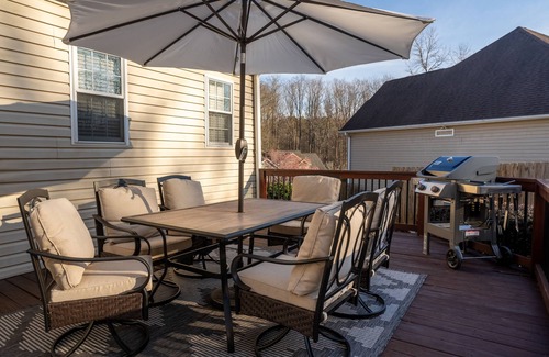 Greenville - Spartanburg House | Charming, spacious 1BD/1.5BA home ~ Furman steps away & Swamp Rabbit too!