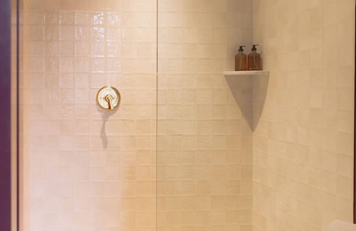 Gateway District Hotel | Charming Stay Ideal for Couple: Relaxing Room Close to Cleveland's Heart