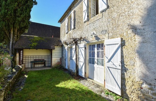 Montfaucon House | Charming Stay in Montfaucon