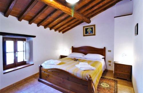 Pieve di Chio House | Charming Stone Retreat