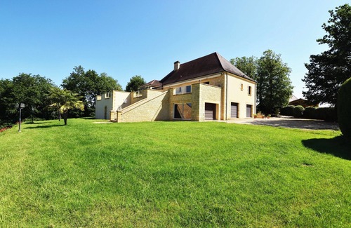 Beynac-et-Cazenac Villa | Charming stone villa with pool near SARLAT