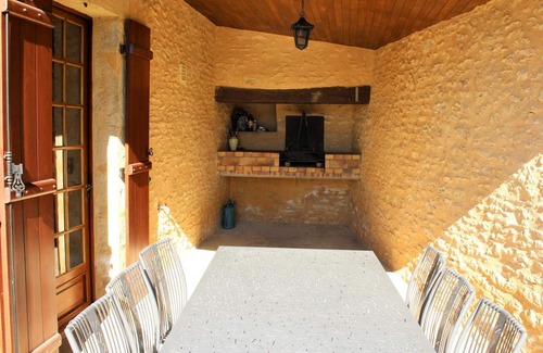 Salignac-Eyvignes Cottage | Charming Stone House with Fireplace, Terrace, and Close to Sarlat