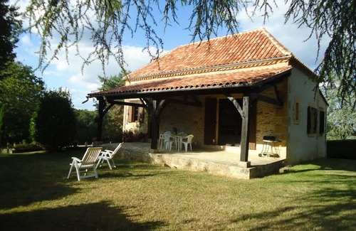 Monplaisant Cottage | Charming Stone House in Périgord Noir - Fireplace, Garden, Pet-Friendly