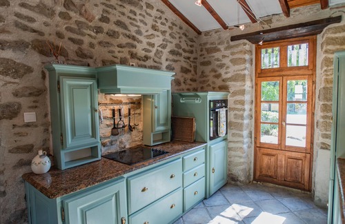 Montreal House | Charming stone house with a private pool