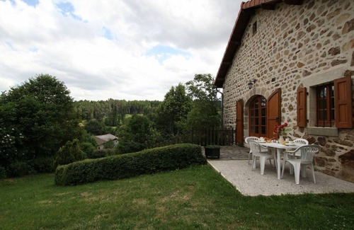 Allegre Cottage | Charming Stone House with Creek, Near Medieval Village, Pet-Friendly