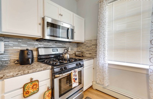 Stoughton Apartment | Charming Stoughton Apartment: 20 Mi to Boston