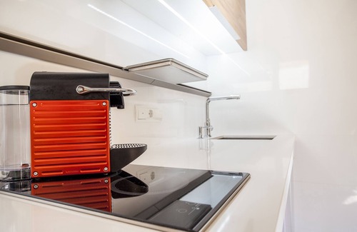La Seu Condo | CHARMING STUDIO AT THE CATHEDRAL. (STRICTLY TWO PEOPLE)