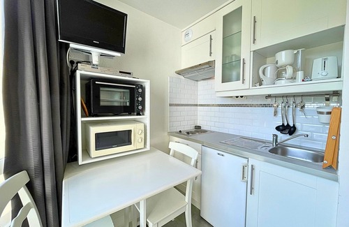 Les Menuires Apartment | Charming Studio for 2 in Les Menuires - Ski-In/Ski-Out, Near Shops and Free Shuttle