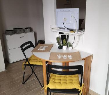 Fontainebleau Apartment | Charming Studio - heart of the city/Downtown