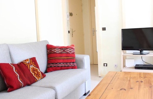 La Rochelle City Centre Apartment | Charming studio in La Rochelle center, sleeps 4