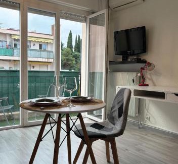 Les Baumettes Apartment | Charming Studio in Nice 2-Min Walk to the Sea