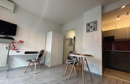 Les Baumettes Apartment | Charming Studio in Nice 2-Min Walk to the Sea