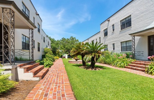 Spanish Town Historic District Apartment | Charming Studio In Historic Spanish Town District Downtown Near State Capitol