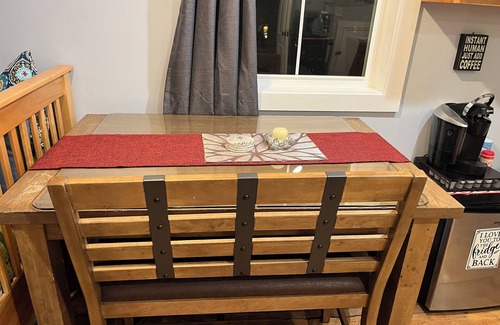 Falls Church Apartment | Charming studio in wonderful Falls Church Park with WiFi, AC
