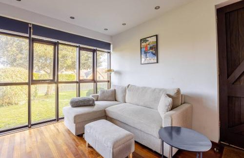 Fowey House | Charming Summerhouse Annexe in lush gardens in Fowey