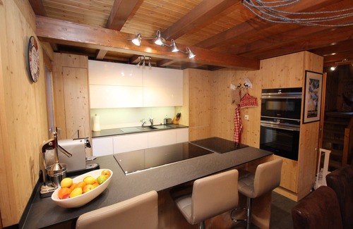 Riddes Ski Chalet | Charming Swiss Chalet, Terrace, Sauna, Log Fire, Parking,
