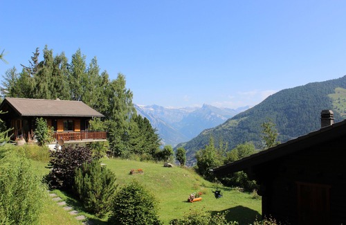 Riddes Ski Chalet | Charming Swiss Chalet, Terrace, Sauna, Log Fire, Parking,