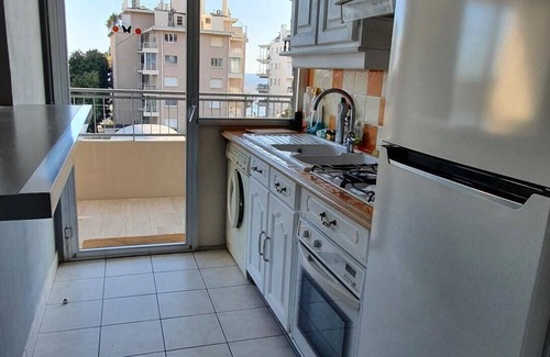 Golfe Juan Apartment | Charming T2 48m² Balcony Sea View 4 sleeps 2min from the Beach