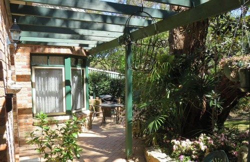 Killcare House | Charming Three bedroom cottage walking distance to the beach
