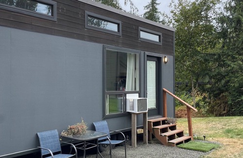 Olympia House | Charming Tiny House Retreat