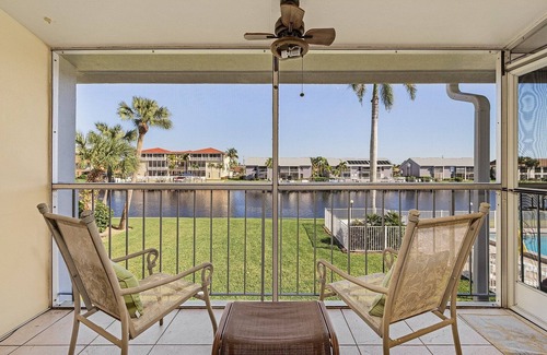 Caloosahatchee Condo | Charming turnkey 2-bedroom condo in Cape Coral waterfront