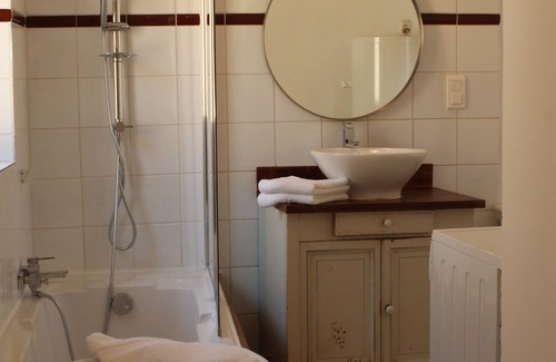 Lourmarin Apartment | Charming Two Bedroom Apartment In The Heart Of Lourmarin. Great Location