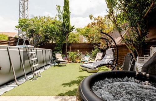 Rishon LeTsiyon House | Charming Unit with Pool and Great Amenities