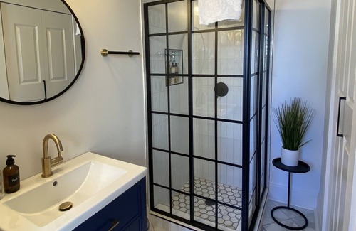 West Riverside House | Charming Uptown Bungalow just steps to Magazine St